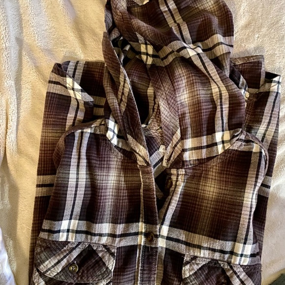 Carhartt long sleeves button down, hooded flannel shirt, like new, medium size - Picture 14 of 14